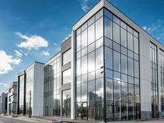 Компания Regions Development сообщает о завершении строительства делового квартала на первой береговой линии Москвы-реки, рядом с крупнейшим рекреационным кластером столицы «Остров Мечты» (ЮАО). Благодаря реализации проекта создано более 600 рабочих мест.