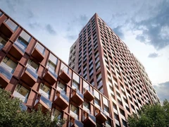 В квартале «Амурский парк» на востоке Москвы началась продажа квартир в новых корпусах «Серии плюс» — домах повышенного комфорта с продуманной архитектурой.